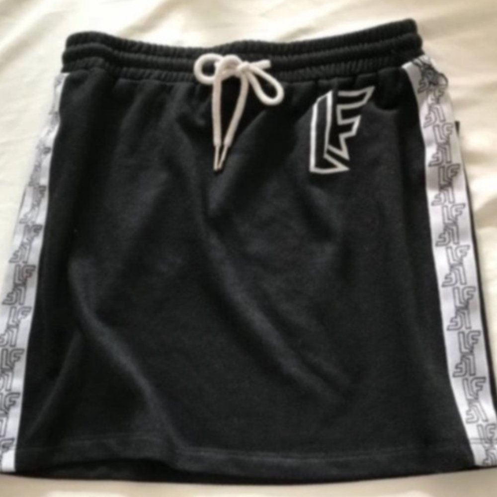 LF Sweatshirt Skirt Black M New Comfortable